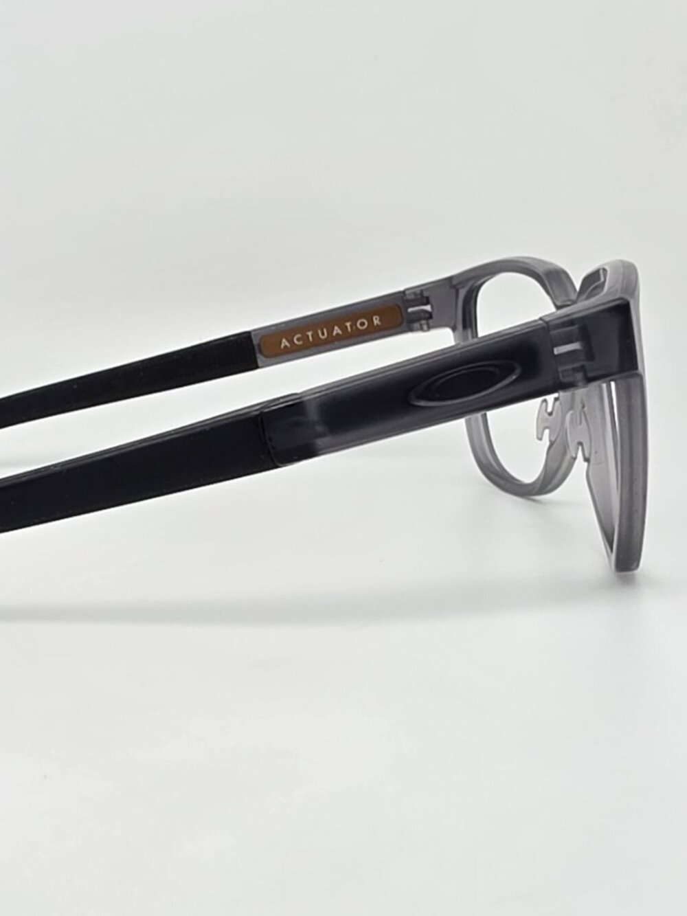 Oakley OO9250-0357 Actuator Matte Grey Smoke Sunglasses Frame 57-16-146 - Picture 5 of 15